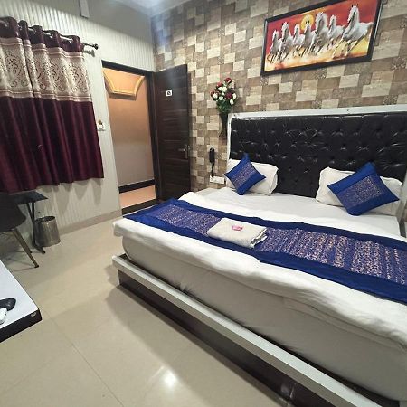 Hotel Ankit Near Assi Ghat فاراناسي المظهر الخارجي الصورة
